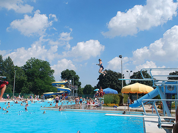 Wiberg Aquatic Center Pool at Wirth Park in Brookfield